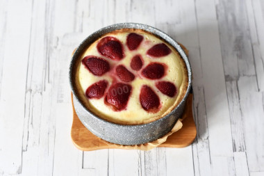 Пирог с клубникой в духовке