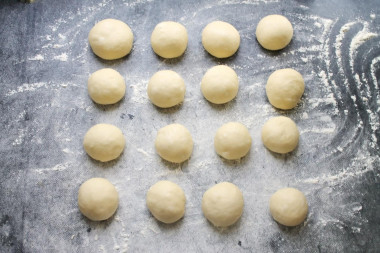 Пирожки с клубникой в духовке