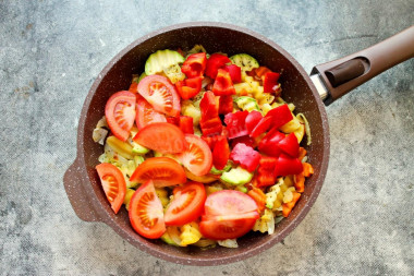 Рагу с тушенкой