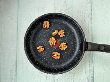 Салат со свеклой и яблоком