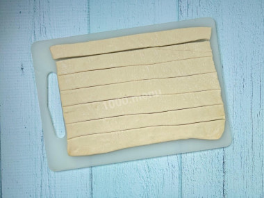 Слойки с бананом из слоеного теста