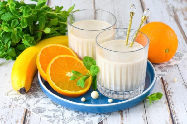 Смузи банан апельсин