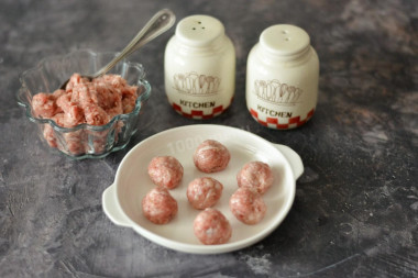 Суп из замороженных овощей с фрикадельками