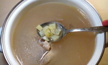 Суп с ячневой крупой и курицей