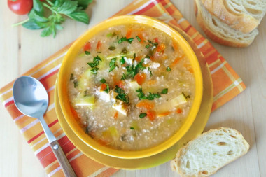 Суп с ячневой крупой и курицей