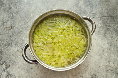 Суп с капустой и мясом