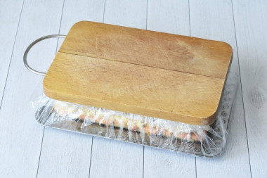 Торт Наполеон с консервами закусочный