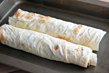 Творожные рулетики из лаваша в духовке