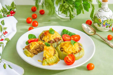 Кабачки кольцами в духовке с фаршем