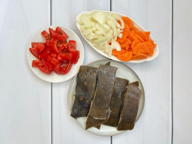 Камбала тушеная