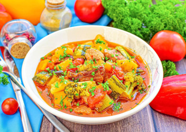 Овощное рагу с мясом кабачками и картошкой
