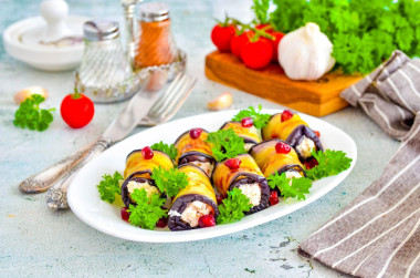 Рулетики из баклажанов с орехами и сыром
