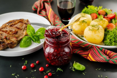 Брусничный соус к мясу на зиму