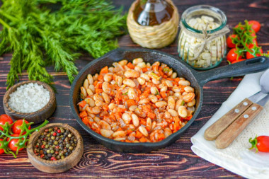 Фасоль с морковью и луком тушеная