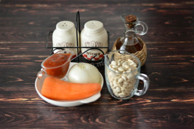 Фасоль с морковью и луком тушеная