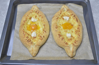 Хачапури по аджарски с сыром сулугуни в духовке