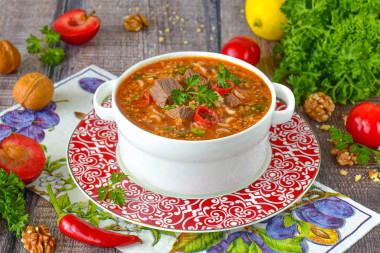 Харчо с грецкими орехами