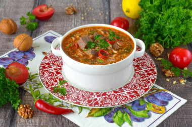 Харчо с грецкими орехами