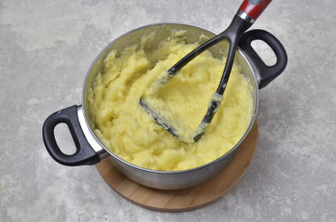 Картофельное пюре с маслом и молоком