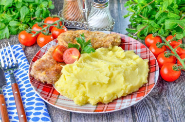 Картофельное пюре с маслом и молоком