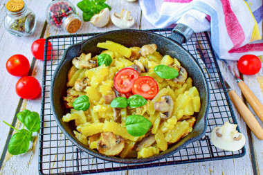 Картошка жареная с грибами и луком