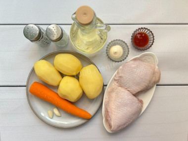 Куриные бедра с картошкой в рукаве