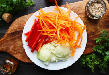 Лапша удон с курицей соусом терияки и овощами