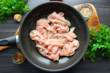 Лапша удон с курицей соусом терияки и овощами