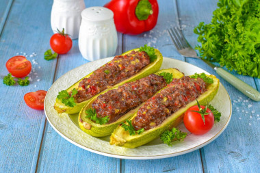 Лодочки из кабачков с фаршем в аэрогриле