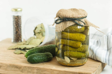 Маринованные огурцы с горчицей на зиму