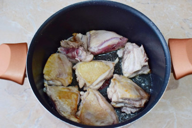 Овощное рагу с курицей и кабачками