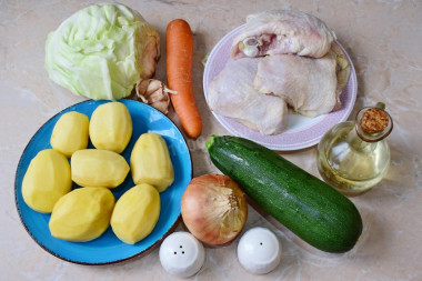 Овощное рагу с курицей и кабачками