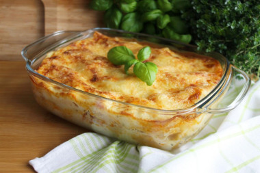 Простая лазанья с фаршем в духовке