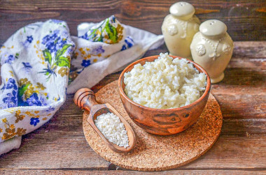 Рассыпчатый рис на гарнир в кастрюле