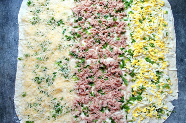 Рулет из лаваша с рыбными консервами