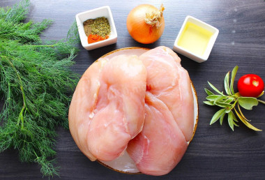 Шашлык из куриной грудки на мангале