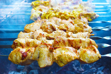 Шашлык из куриной грудки на мангале