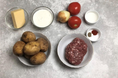 Запеканка картофель с фаршем и помидорами в духовке