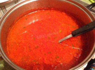 Аджика из болгарского и острого перца с помидорами на зиму