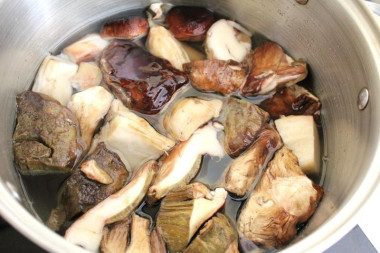 Грибная икра на зиму с морковью и луком