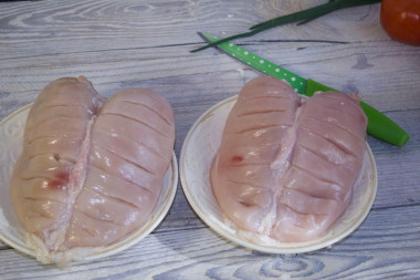 Куриные грудки с помидорами и сыром в духовке