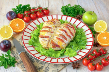 Куриные грудки с помидорами и сыром в духовке