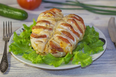 Куриные грудки с помидорами и сыром в духовке