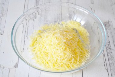 Рулетики из баклажанов с сыром и чесноком