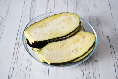 Рулетики из баклажанов с сыром и чесноком