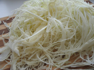 Суточная капуста с морковью и чесноком