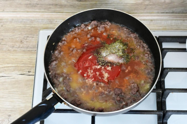 Тимбаль из баклажанов с макаронами и фаршем