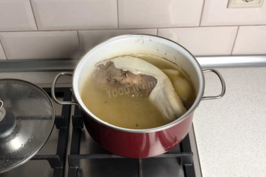 Язык говяжий отварной