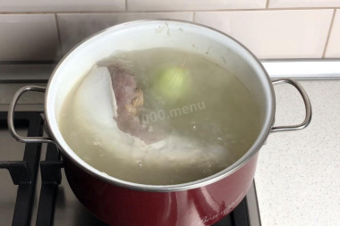 Язык говяжий отварной