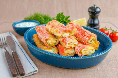 Крабовые палочки с сыром на сковороде